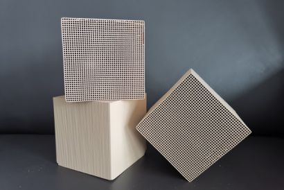 優(yōu)質(zhì)蜂窩沸石分子篩需注意哪幾個(gè)重點(diǎn)事項(xiàng)？